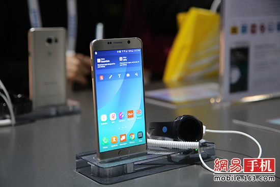 国产厂商集中亮相 CES2016最强新机盘点