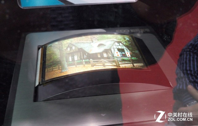 国产透明\/4K AMOLED屏幕和柔性屏现身