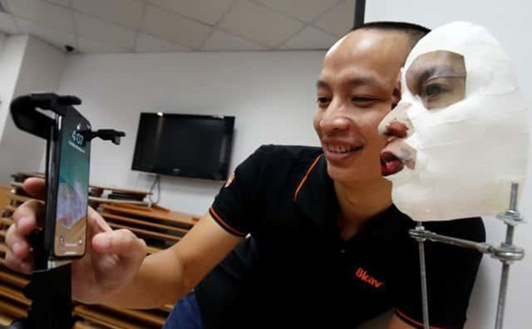 Face ID����˫��̥���� �沿ʶ���氲ȫ��