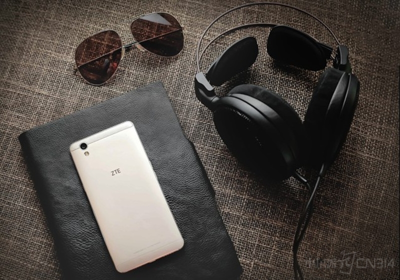 ZTE V7 MAX