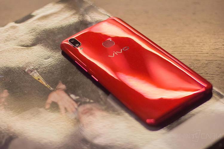 打响互联网手机第一炮:vivo Z1上手评析