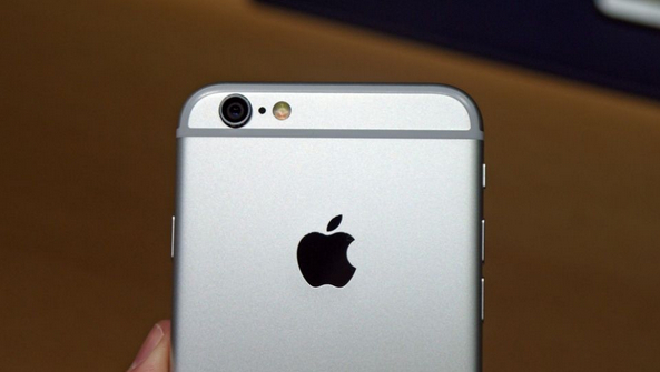 iPhone����˫��ͷϵͳ.jpg