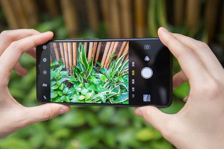 vivo Y83���飺�汸��ֵ���˹����ܵ����
