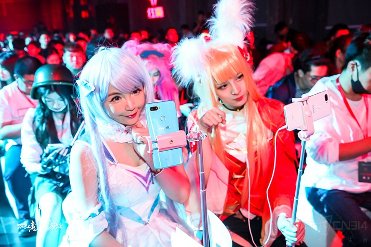 ���ַǷ� COSER������ۺ�ħ�ֻ�������